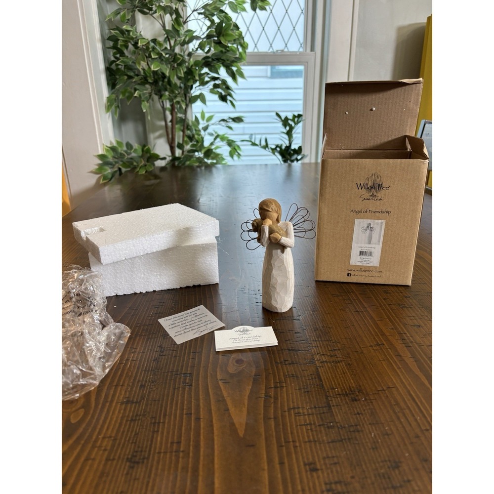 Willow Tree - #26011 Angel of Friendship - New In Box - Angel with Dog - Picture 2 of 16